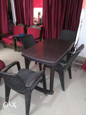 Hard plastic 4 seater new dining table