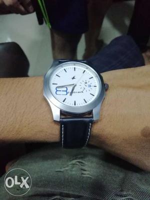 New watch fastrack black Market price  arjent