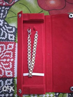 Silver-colored Link Strap Bracelet