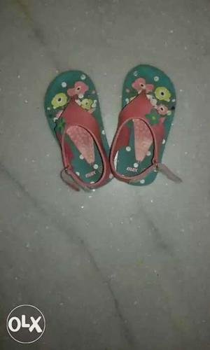 Toddler's Green-and-red Floral Sandals