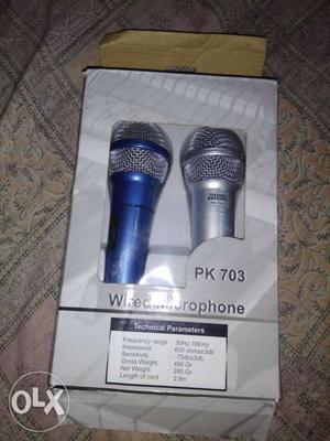 2 microphones only one time use,good condition.