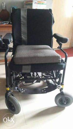 Automatic wheelchair