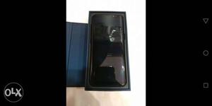 New condition Samsung Galaxy s8 64gb midnight black full kit
