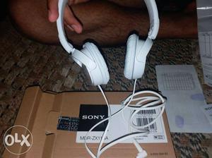 Sony headphone box pack with one year warranty