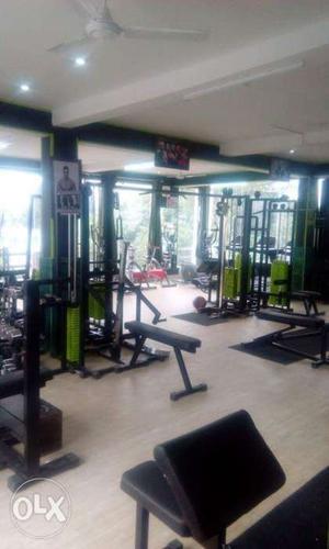 We r willing to sell full gym set up and even single
