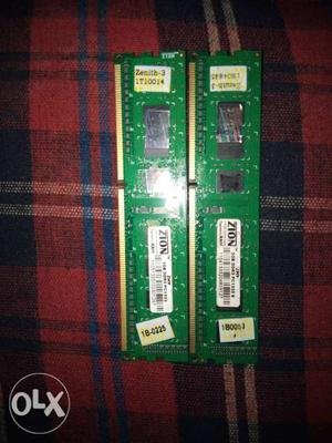 2 DDR3 RAM(1+2=3GB)