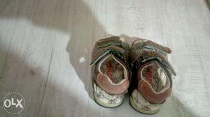 Baby shoes (6 months to one year) of junior company