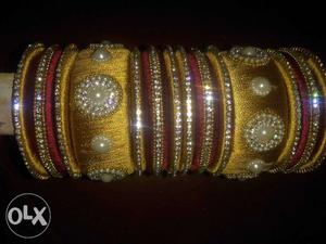 Beige-and-red Thread Bracelet