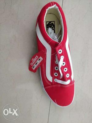 Red-and-white Vans Low-top Sneakers