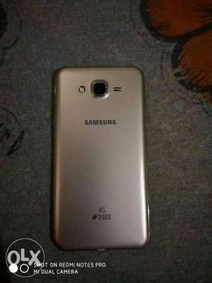 SAMSUNG J7 Good condition mobile one years six month
