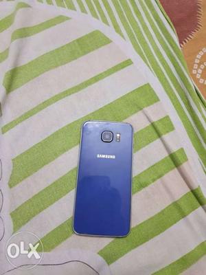 Samsung (S6,32 gb) in good condition with charger