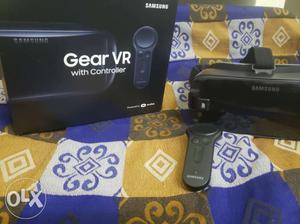 Black Samsung Gear VR With Controller And Box