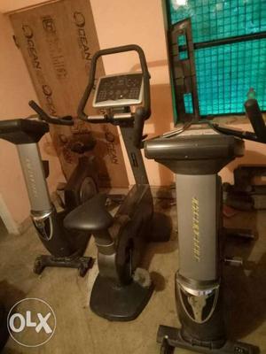 Commercial upright gym cycle digital