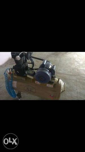 Compressor for sale all new 2month used capacity