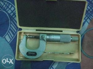 Gray Steel C-clamp With Case