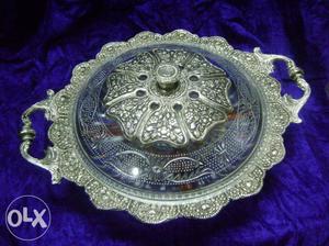Round Silver-colored Floral Plate