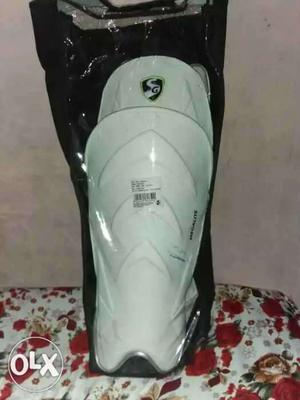S.g Wicket Keeping Pads