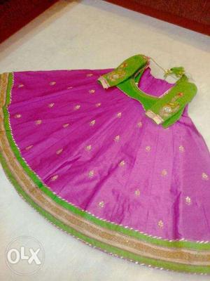 3 hours used chaniya choli it does not contain