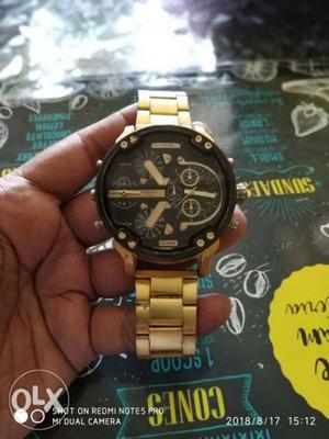 Big dail golden watch RS 700