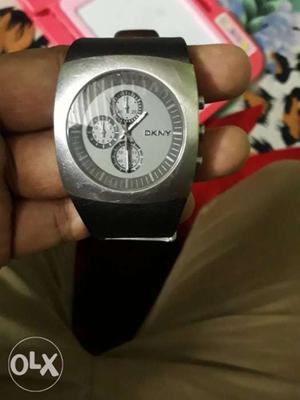 DKNY original chronograph leather strap watch.