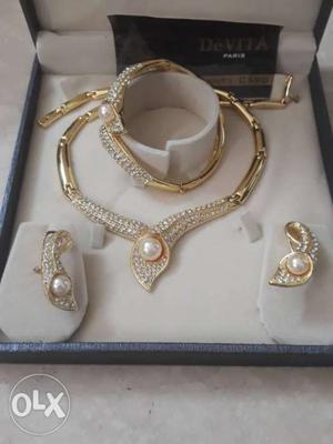 Immitation jewellery 4pc brand new set