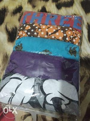 Men Pack of 5 T-shirts L size brand new