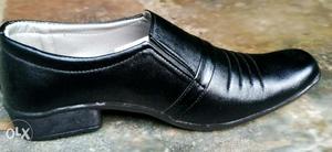 Men black formal shoes size 7. (Note: any size