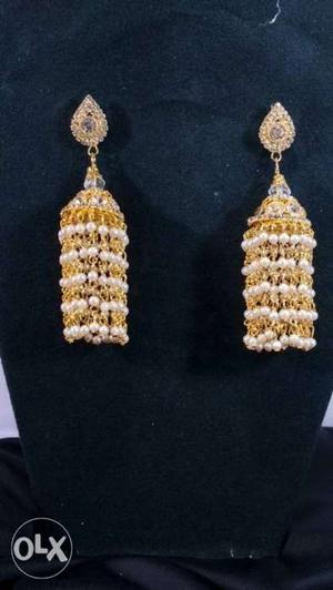 Pair Of Gold-colored Jhumka Earring
