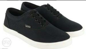 Pair Of canvas shoes(new)