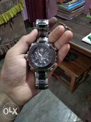 Qaraz watch