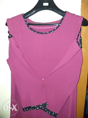 Women's Pink Crew-neck Cold-shoulder Long-sleeved Shirt