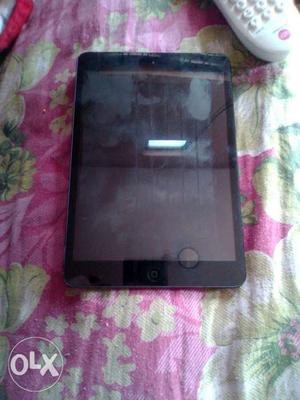 Apple mini ipad 2 In very good condition 32gb