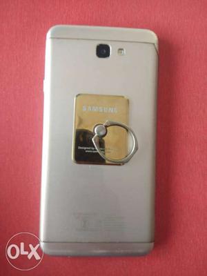 Samsung on next Koi kami nhi h sath mai charger milega