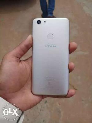 Vivo V 7 plus no scratchers full condition