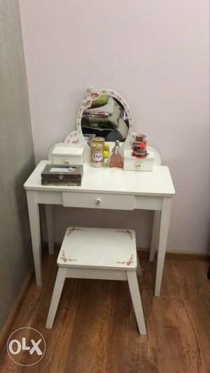 Girls dressing table