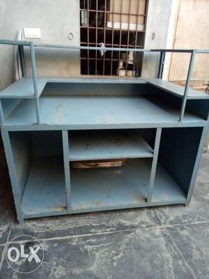 Heavy iron front desk for fast food or tea