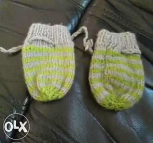 New and unused baby gloves for sale. Can be used