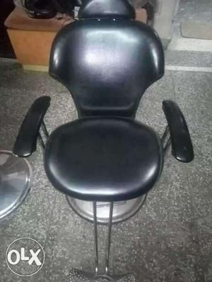 One chair in good condition.
