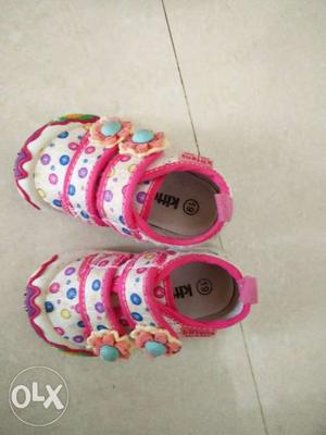 Size 19 kitten shoes for girls age 1 yr+