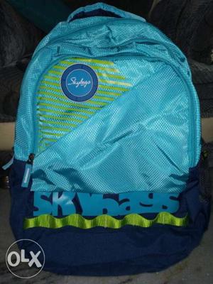 Skybag backpack only 4 days old with rain cover