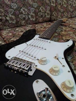 Squier fender Stratocaster, electric guitar