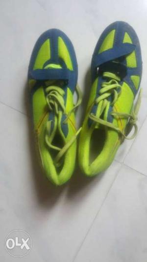 Althletics shoes in track(Size 7) new urgent sell