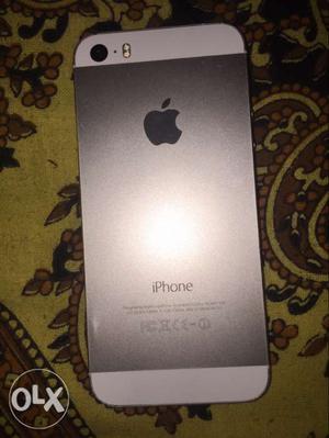 Apple iPhone 5s silver 16gb in brand new condition with