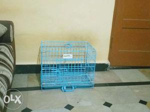 Foldable cage in very good condition with tray