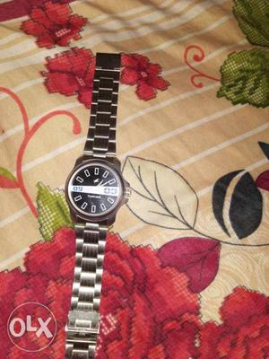 Fully new hai original fastrack ka hai hand watch