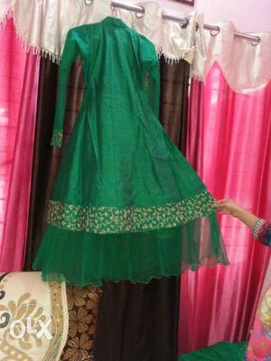 Green and golden gown with dupatta and pyjama use