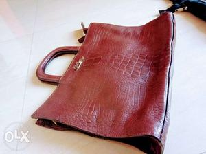 Hi design pure leather Ladies Bag.. never used.