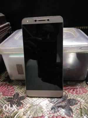 Letv s1 good condition box charger oringnal