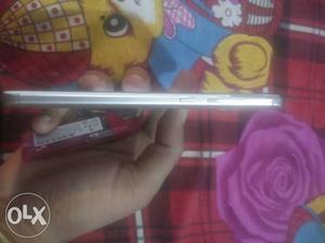 Mi note 4...8 month old...good condition. 4gb
