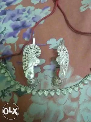 Pair Of Women's Silver-colored Paisley Earrings